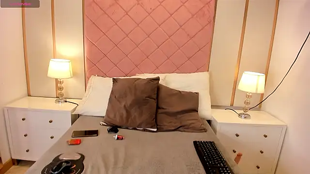 Snapshot of Issabella_Roa chatting on March 2, 2026, 4:36 am Issabella Roa online show from March 2, 2026, 4:36 am