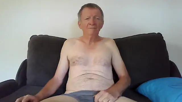 Snapshot of naturiste974 chatting on February 6, 2026, 7:12 am naturiste974 online show from February 6, 2026, 7:12 am
