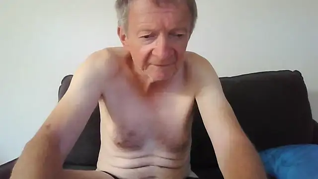 Snapshot of naturiste974 chatting on February 10, 2026, 9:02 am naturiste974 online show from February 10, 2026, 9:02 am