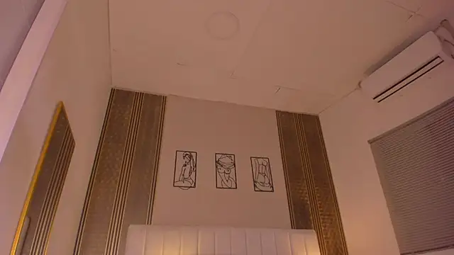 zoe sky  online show from February 26, 2026, 11:53 am