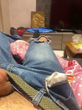 Snapshot of vinssssss1w34 chatting on October 7, 2025, 11:35 pm vinssssss1w34 online show from October 7, 2025, 11:35 pm