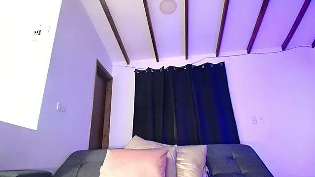 Snapshot of MissPrestige chatting on February 16, 2026, 4:41 am MissPrestige online show from February 16, 2026, 4:41 am