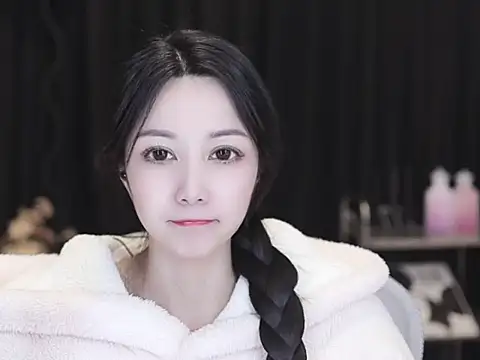 Nuyoah-77 online show from February 12, 2026, 3:29 pm