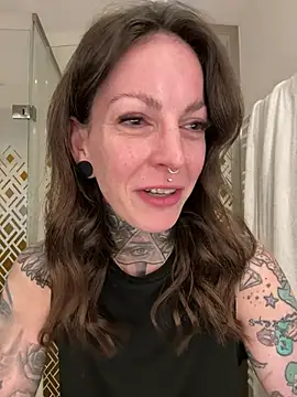 BrownieyQueen online show from February 21, 2026, 9:21 am