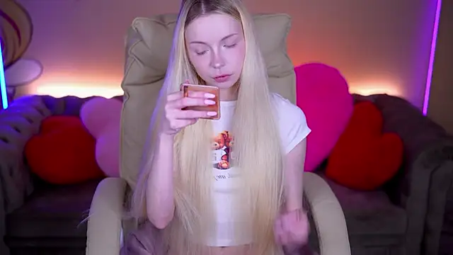 EviStar online show from February 12, 2026, 7:47 am