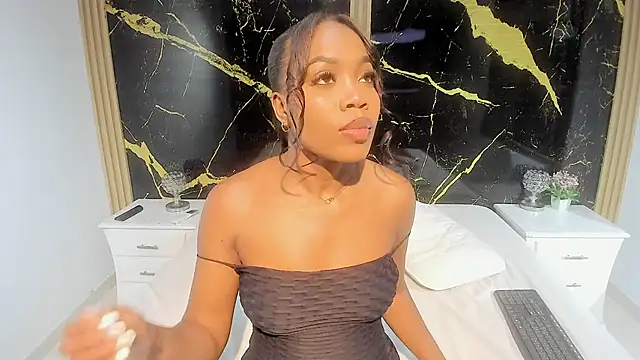 CarlieLyn online show from March 4, 2026, 7:09 pm