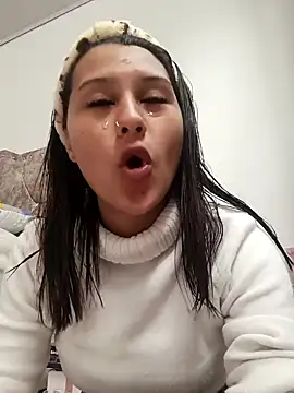 Snapshot of Nicky-7 chatting on December 6, 2024, 5:33 pm Nicky-7 online show from December 6, 2024, 5:33 pm