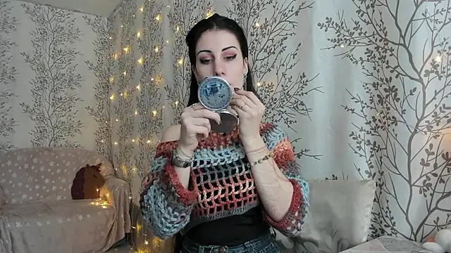 Snapshot of Mary0Lou chatting on December 4, 2024, 7:06 am Mary0Lou online show from December 4, 2024, 7:06 am