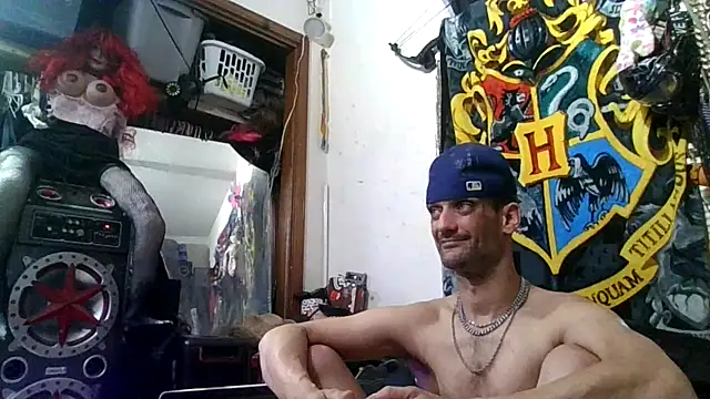 Snapshot of slinginbigD chatting on December 22, 2025, 10:40 pm slinginbigD online show from December 22, 2025, 10:40 pm