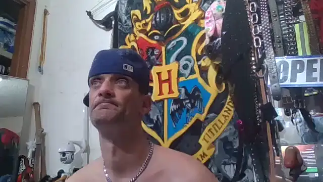 Snapshot of slinginbigD chatting on January 11, 2026, 6:51 am slinginbigD online show from January 11, 2026, 6:51 am