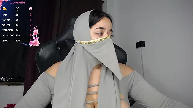 Snapshot of janna_isa chatting on February 9, 2025, 6:58 pm janna isa online show from February 9, 2025, 6:58 pm