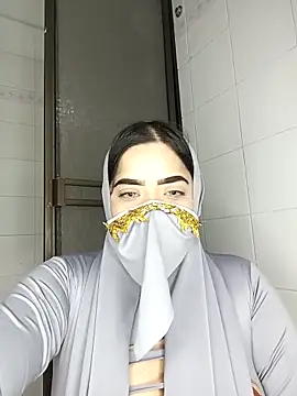 Snapshot of janna_isa chatting on March 10, 2025, 10:24 pm janna isa online show from March 10, 2025, 10:24 pm