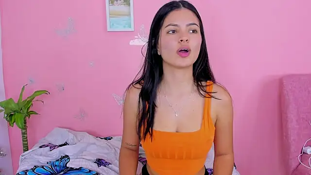 Snapshot of Amandalorense_ chatting on December 24, 2024, 1:38 am Amandalorense online show from December 24, 2024, 1:38 am