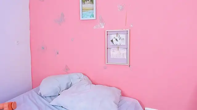 Snapshot of Amandalorense_ chatting on March 8, 2025, 6:10 am Amandalorense online show from March 8, 2025, 6:10 am