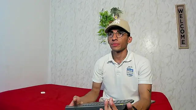 Snapshot of jony_honey chatting on February 23, 2026, 12:02 pm jony honey online show from February 23, 2026, 12:02 pm