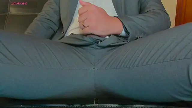 Snapshot of MrLonely02 chatting on December 13, 2024, 8:47 pm MrLonely02 online show from December 13, 2024, 8:47 pm