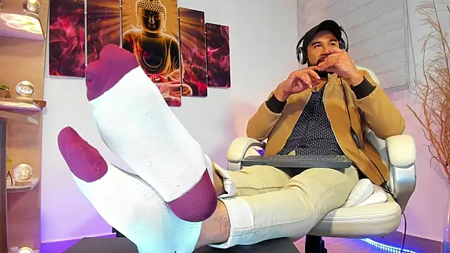 alessandro wye online show from February 28, 2025, 8:42 am