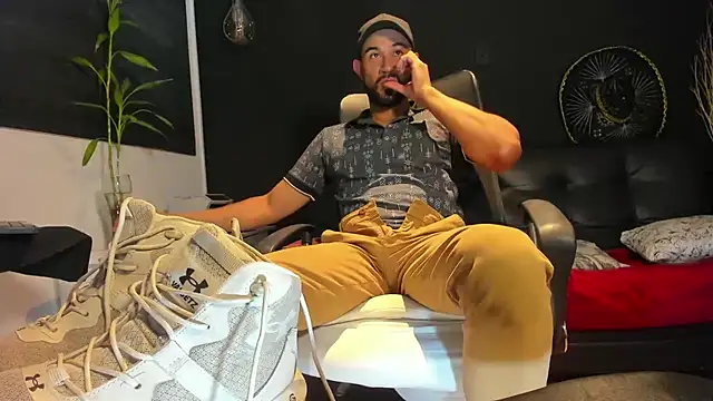 alessandro wye online show from October 17, 2025, 6:49 am