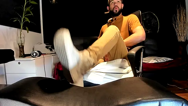 alessandro wye online show from November 2, 2025, 3:09 am