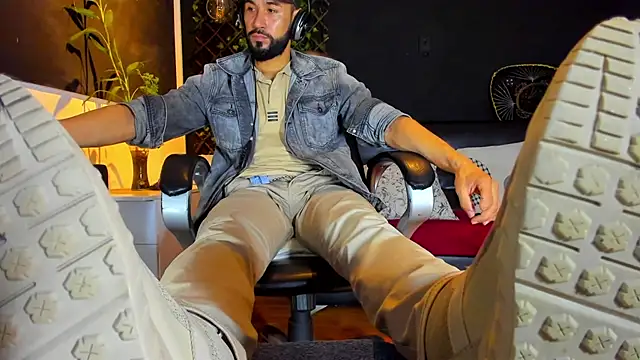 alessandro wye online show from February 15, 2026, 2:41 am