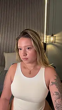 MiaPetit  online show from February 1, 2026, 4:38 pm