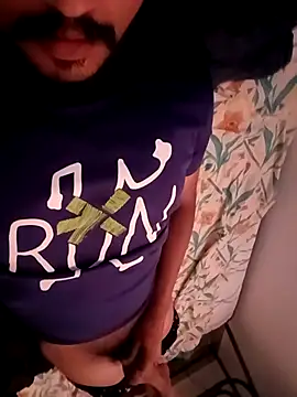 Snapshot of gym_lover076 chatting on February 27, 2026, 5:40 am gym lover076 online show from February 27, 2026, 5:40 am