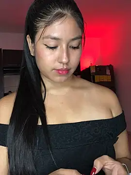 Snapshot of EmmaRossem chatting on February 24, 2026, 8:29 pm EmmaRossem online show from February 24, 2026, 8:29 pm