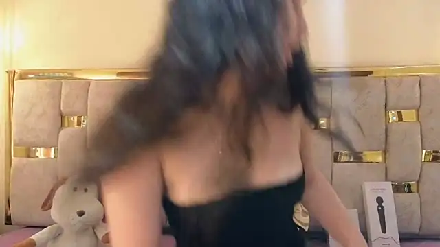 lilimini032 online show from February 25, 2026, 8:18 pm