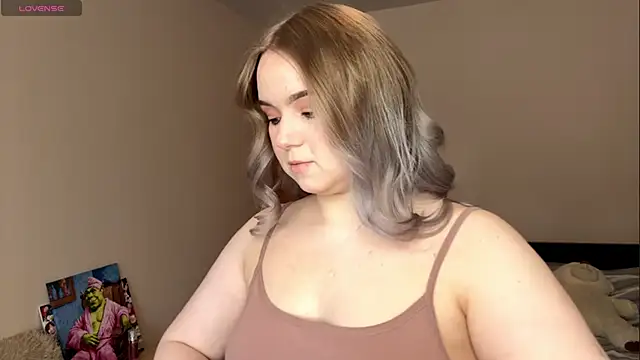 Snapshot of ZaraCreedon chatting on February 4, 2026, 6:08 am ZaraCreedon online show from February 4, 2026, 6:08 am