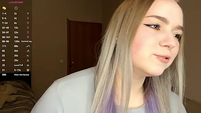 Snapshot of ZaraCreedon chatting on February 7, 2026, 7:06 pm ZaraCreedon online show from February 7, 2026, 7:06 pm