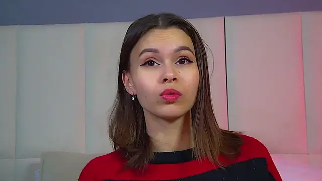 PollyLanders online show from February 8, 2026, 8:12 pm