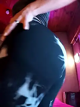 Snapshot of mariposapontiak420 chatting on March 14, 2025, 11:43 pm mariposapontiak420 online show from March 14, 2025, 11:43 pm