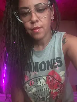 Snapshot of mariposapontiak420 chatting on February 17, 2026, 3:14 am mariposapontiak420 online show from February 17, 2026, 3:14 am