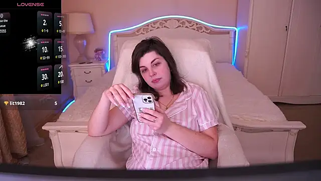 Snapshot of MirandaWong chatting on January 18, 2025, 11:11 pm MirandaWong online show from January 18, 2025, 11:11 pm