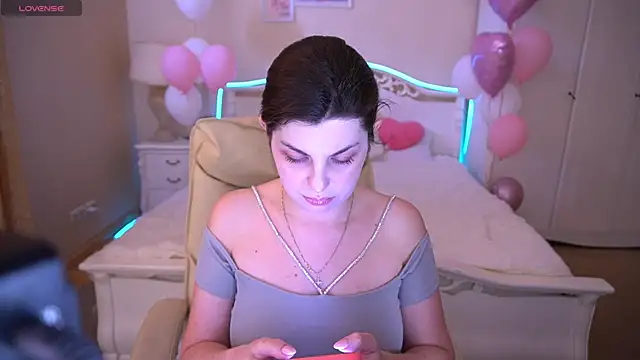 Snapshot of MirandaWong chatting on February 17, 2025, 12:48 pm MirandaWong online show from February 17, 2025, 12:48 pm