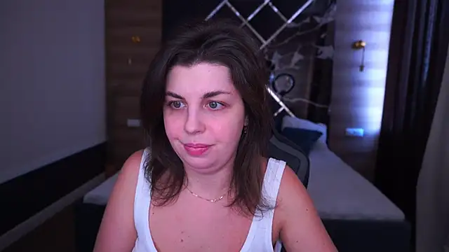 Snapshot of MirandaWong chatting on September 27, 2025, 5:23 am MirandaWong online show from September 27, 2025, 5:23 am