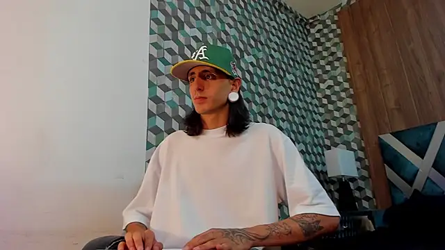 Snapshot of Matthew_Dixonn chatting on January 27, 2025, 1:16 am Matthew Dixonn online show from January 27, 2025, 1:16 am