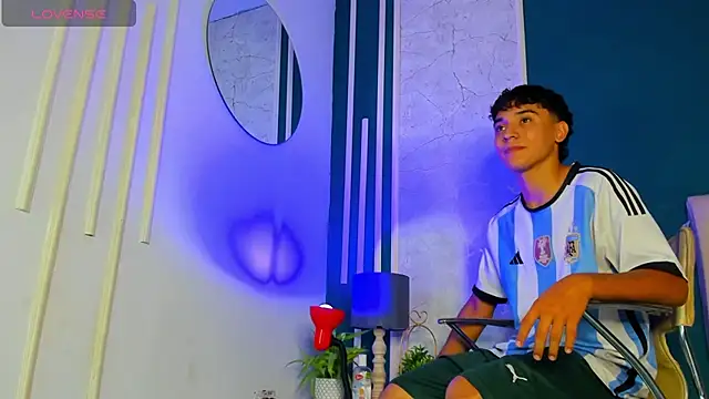 Snapshot of Austin_Cardieff chatting on January 23, 2025, 7:22 am Austin Cardieff online show from January 23, 2025, 7:22 am