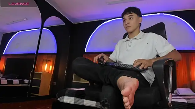 Snapshot of Austin_Cardieff chatting on March 10, 2025, 3:34 am Austin Cardieff online show from March 10, 2025, 3:34 am