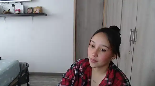 Snapshot of Skarlet_Adams28 chatting on December 5, 2024, 7:28 pm Skarlet Adams28 online show from December 5, 2024, 7:28 pm