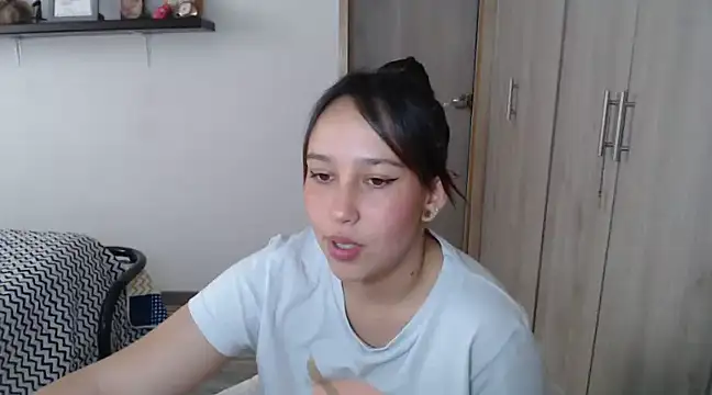 Snapshot of Skarlet_Adams28 chatting on December 6, 2024, 9:35 pm Skarlet Adams28 online show from December 6, 2024, 9:35 pm