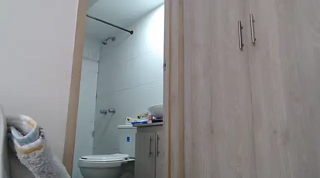 Snapshot of Skarlet_Adams28 chatting on December 10, 2024, 7:11 pm Skarlet Adams28 online show from December 10, 2024, 7:11 pm