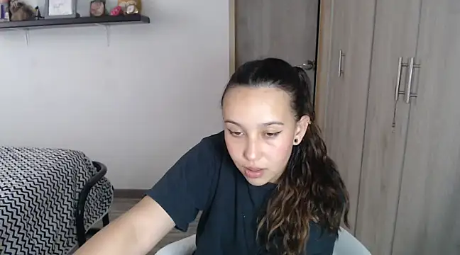 Snapshot of Skarlet_Adams28 chatting on December 10, 2024, 10:16 pm Skarlet Adams28 online show from December 10, 2024, 10:16 pm