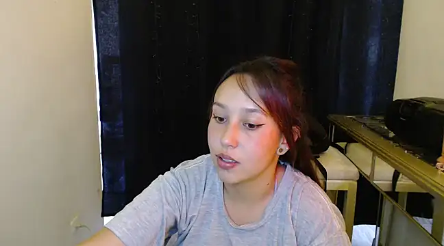 Snapshot of Skarlet_Adams28 chatting on January 16, 2025, 6:48 pm Skarlet Adams28 online show from January 16, 2025, 6:48 pm