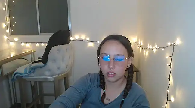 Snapshot of Skarlet_Adams28 chatting on February 1, 2025, 1:12 am Skarlet Adams28 online show from February 1, 2025, 1:12 am