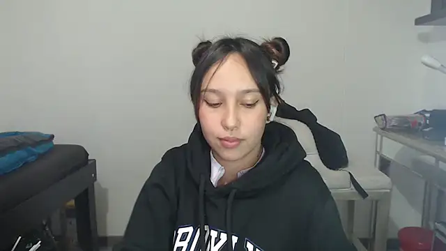 Snapshot of Skarlet_Adams28 chatting on February 7, 2025, 2:40 am Skarlet Adams28 online show from February 7, 2025, 2:40 am