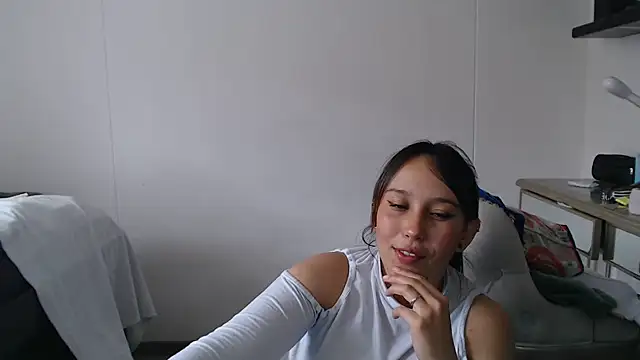 Snapshot of Skarlet_Adams28 chatting on February 12, 2025, 7:35 pm Skarlet Adams28 online show from February 12, 2025, 7:35 pm