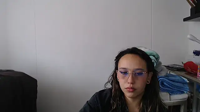 Snapshot of Skarlet_Adams28 chatting on February 18, 2025, 6:58 pm Skarlet Adams28 online show from February 18, 2025, 6:58 pm