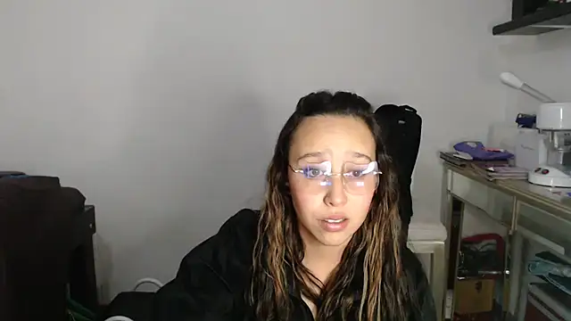 Snapshot of Skarlet_Adams28 chatting on March 5, 2025, 11:16 pm Skarlet Adams28 online show from March 5, 2025, 11:16 pm