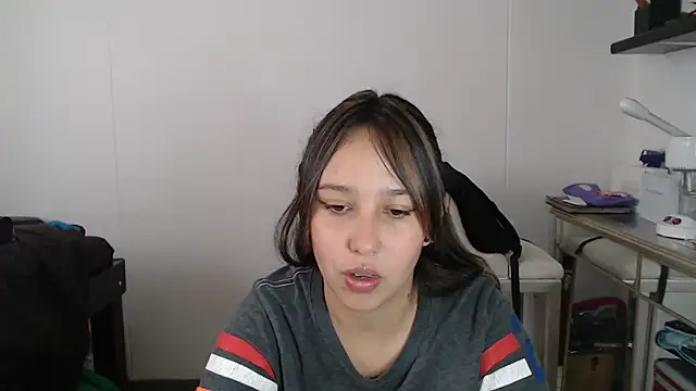 Snapshot of Skarlet_Adams28 chatting on March 8, 2025, 5:11 pm Skarlet Adams28 online show from March 8, 2025, 5:11 pm